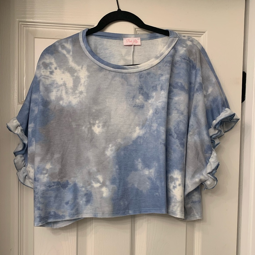 Cropped tie dye ruffle sleeve top
